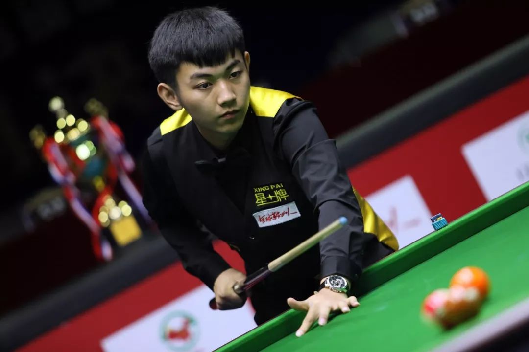 赛初期占据 赛初期占据